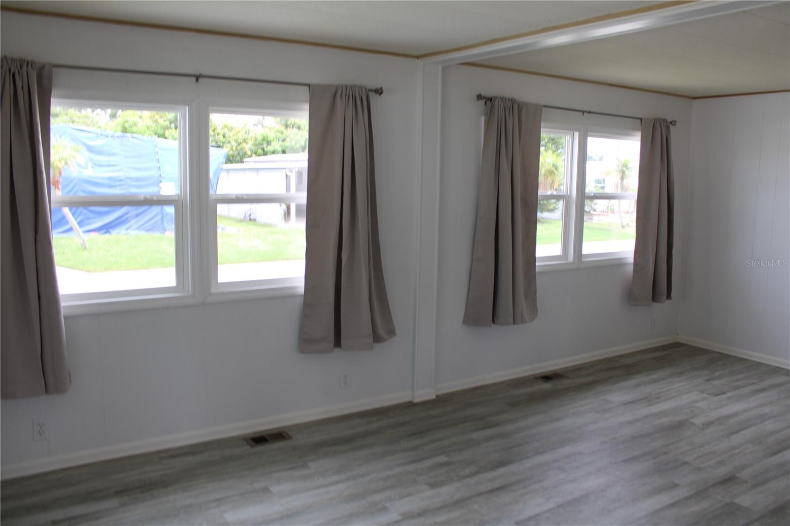 204 50TH AVENUE DR W — photo 9