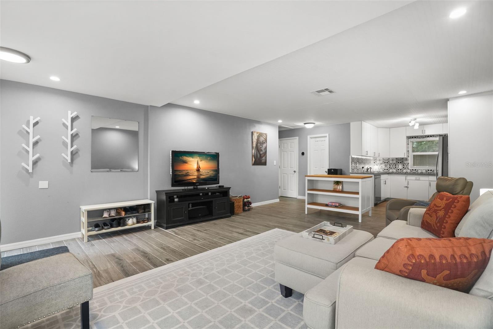 1663 SAN MATEO DR — photo 4