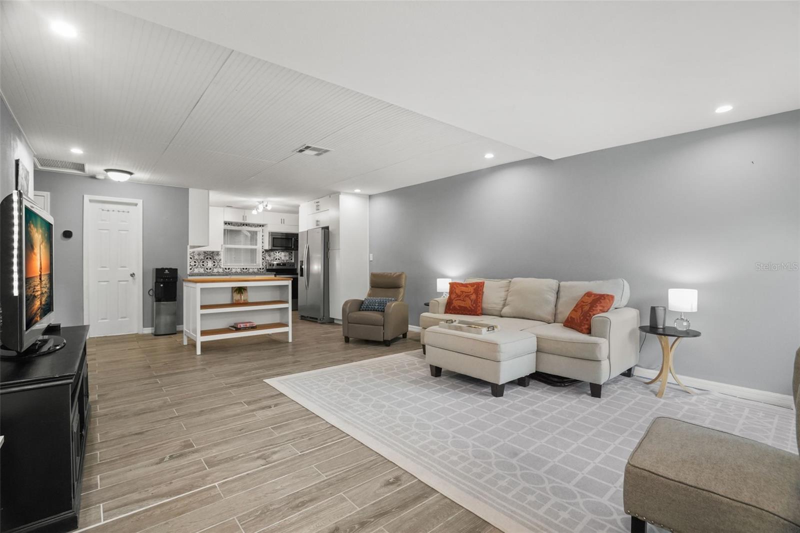 1663 SAN MATEO DR — photo 3