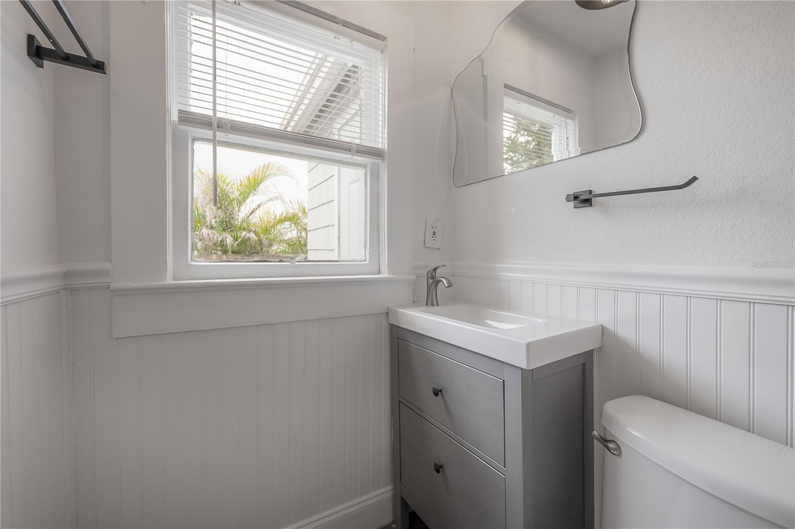 405 E CAYUGA ST — photo 15