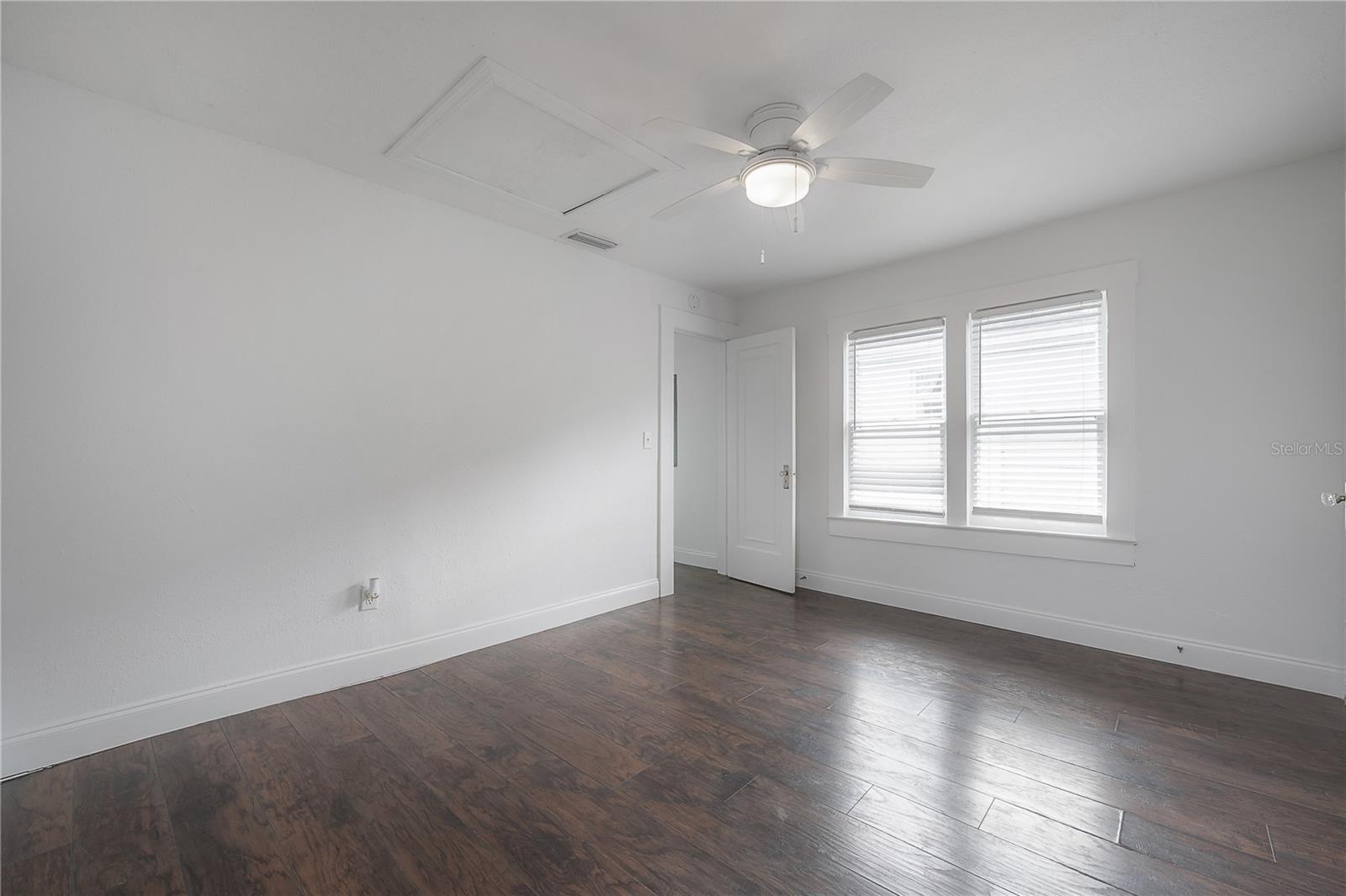 405 E CAYUGA ST — photo 38