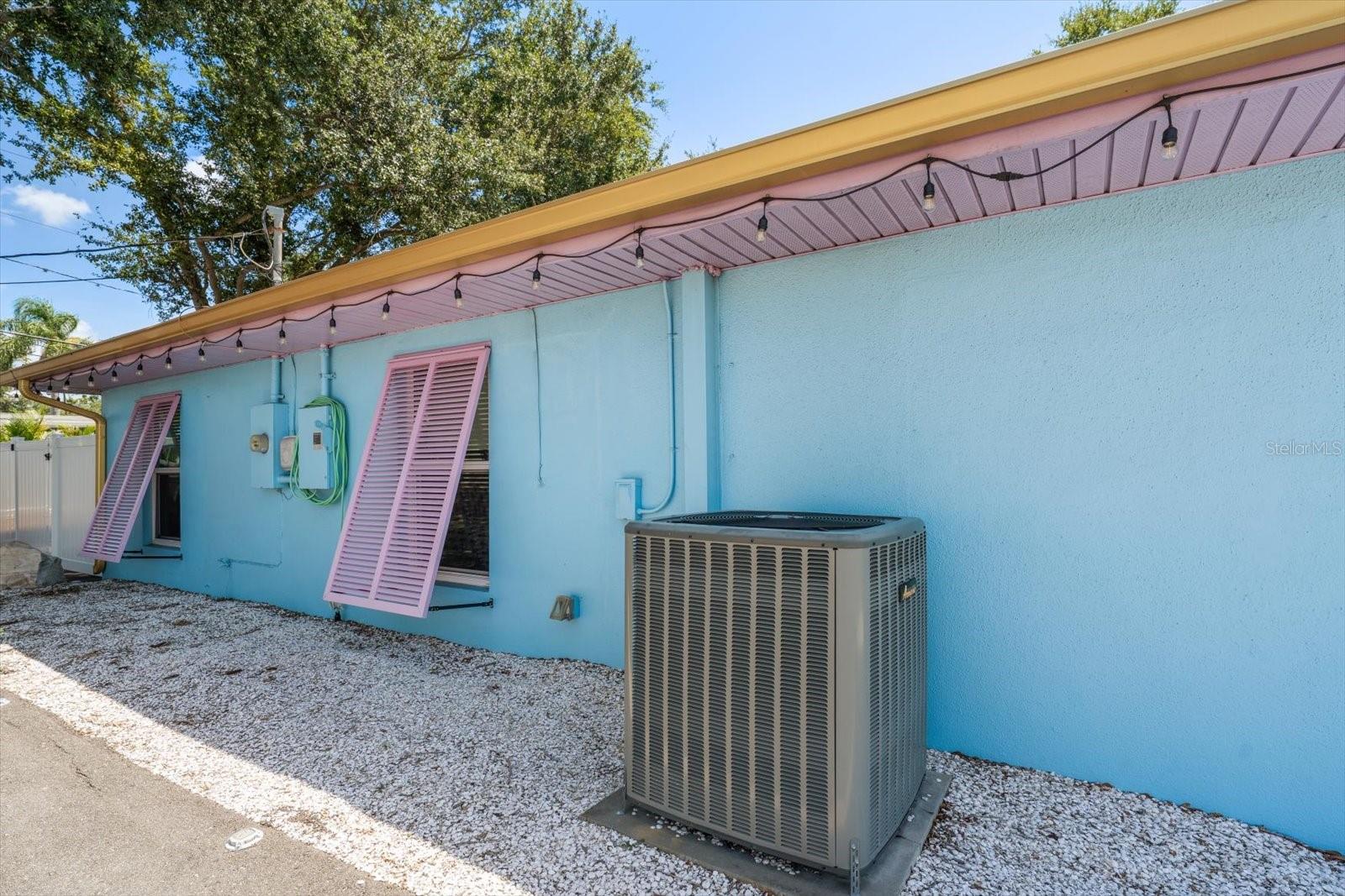 2050 W BAY DR — photo 53