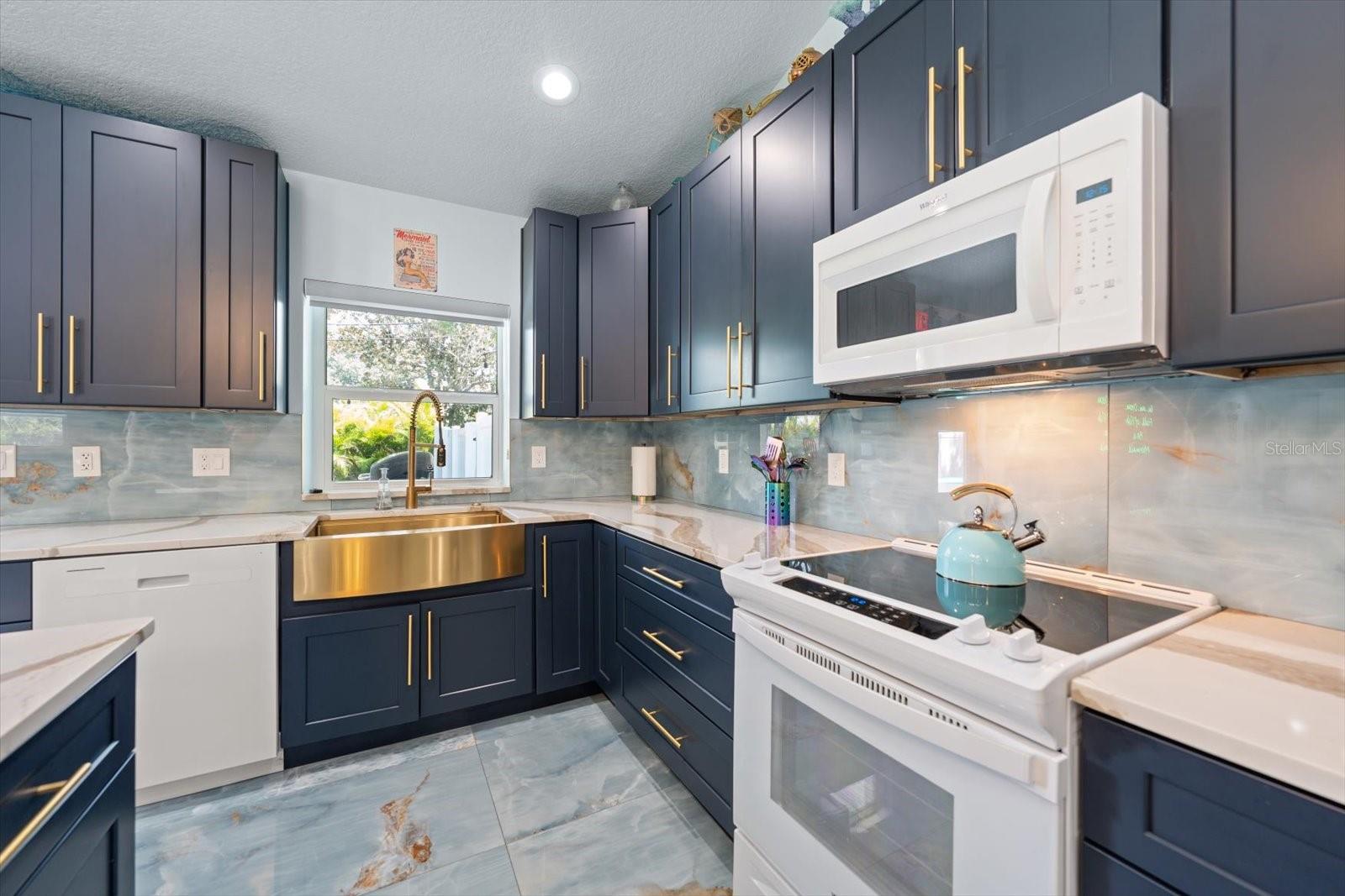 2050 W BAY DR — photo 14