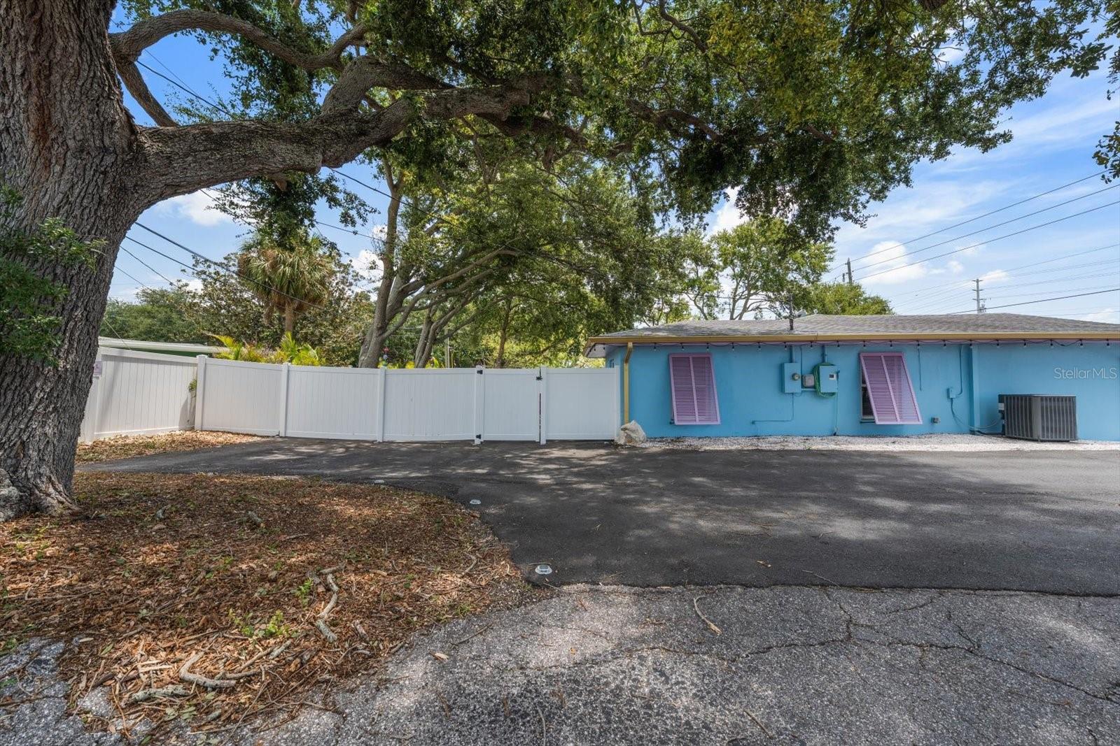 2050 W BAY DR — photo 58