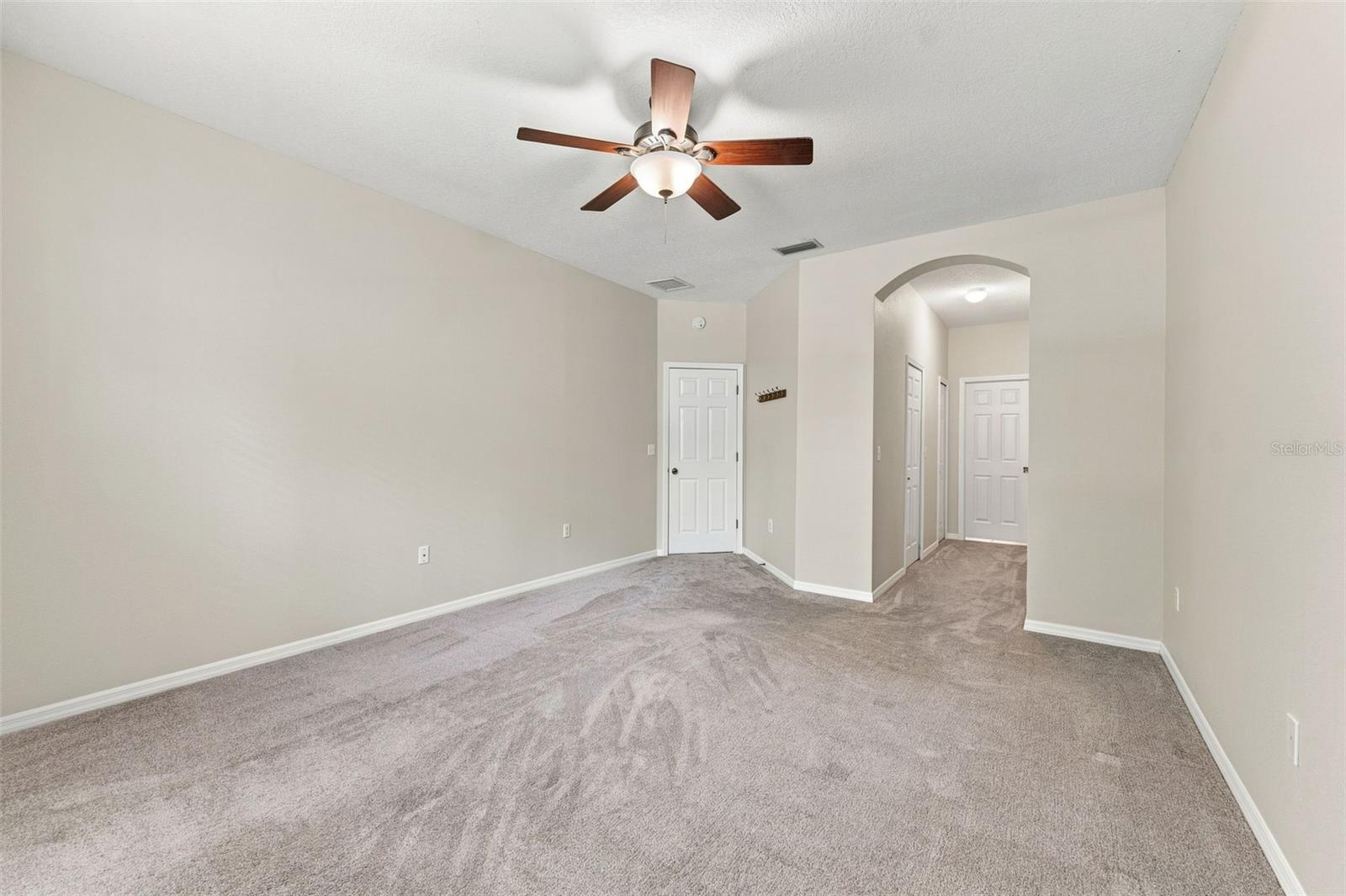 5852 AUTUMN SHIRE — photo 18