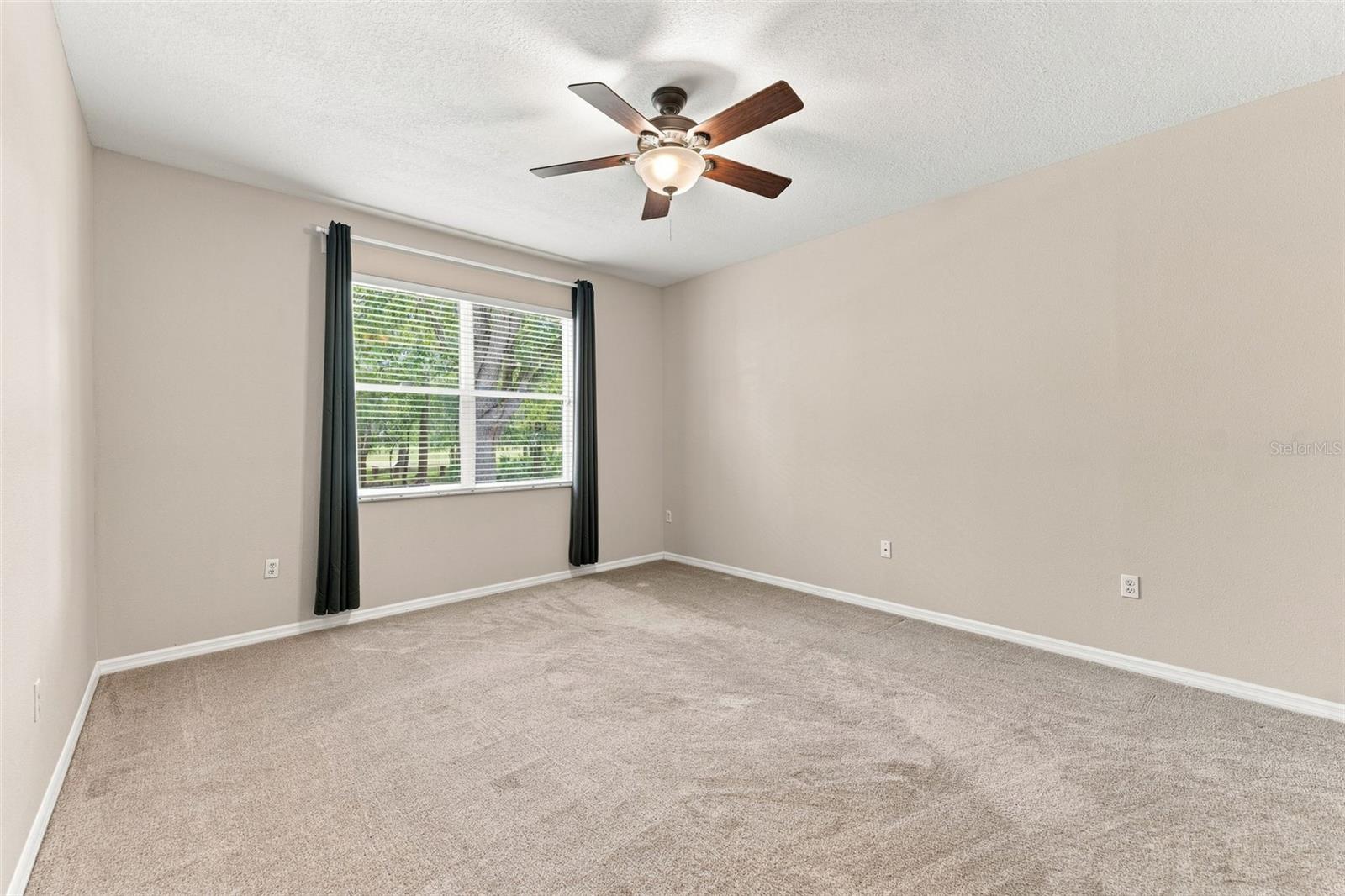5852 AUTUMN SHIRE — photo 16