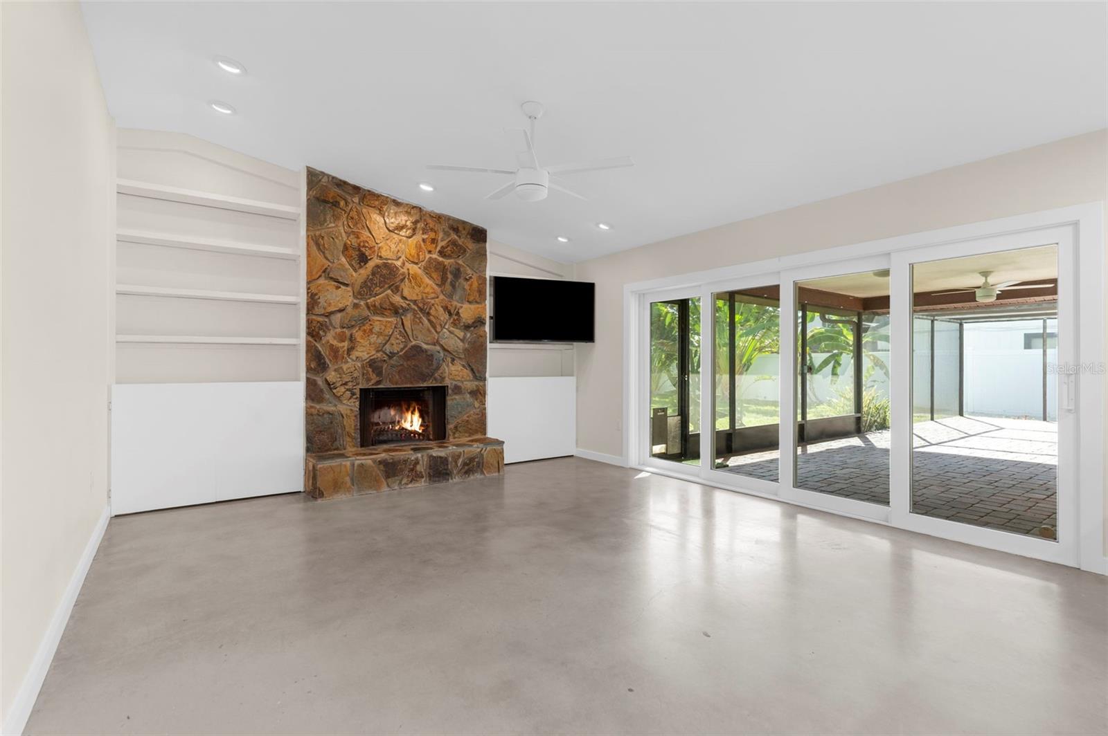 4250 MARLOWE DR — photo 18