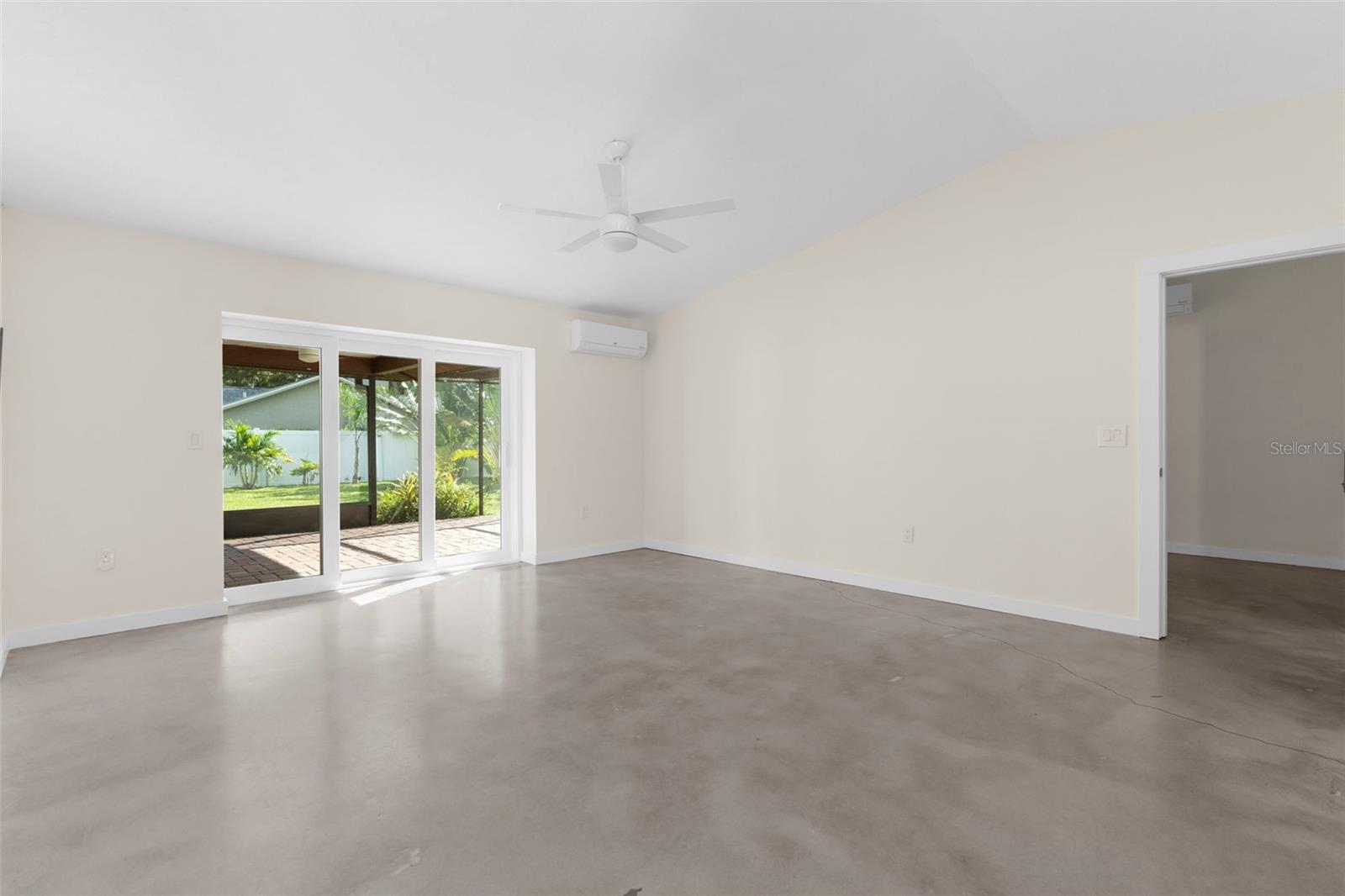 4250 MARLOWE DR — photo 2
