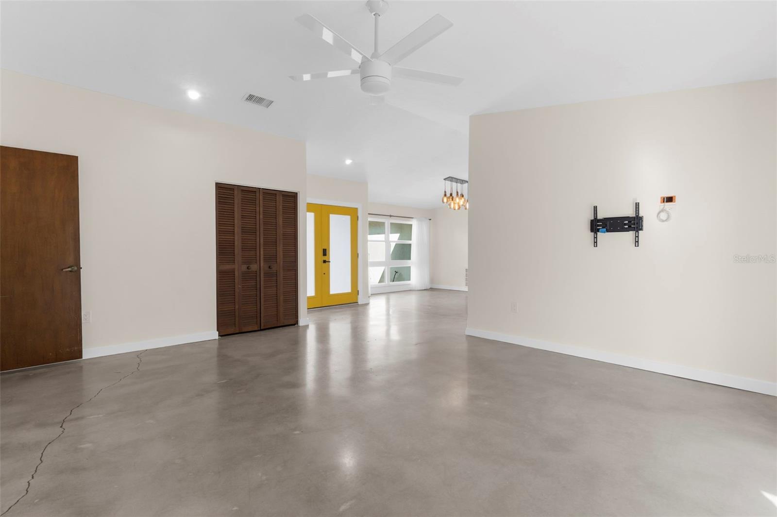 4250 MARLOWE DR — photo 8
