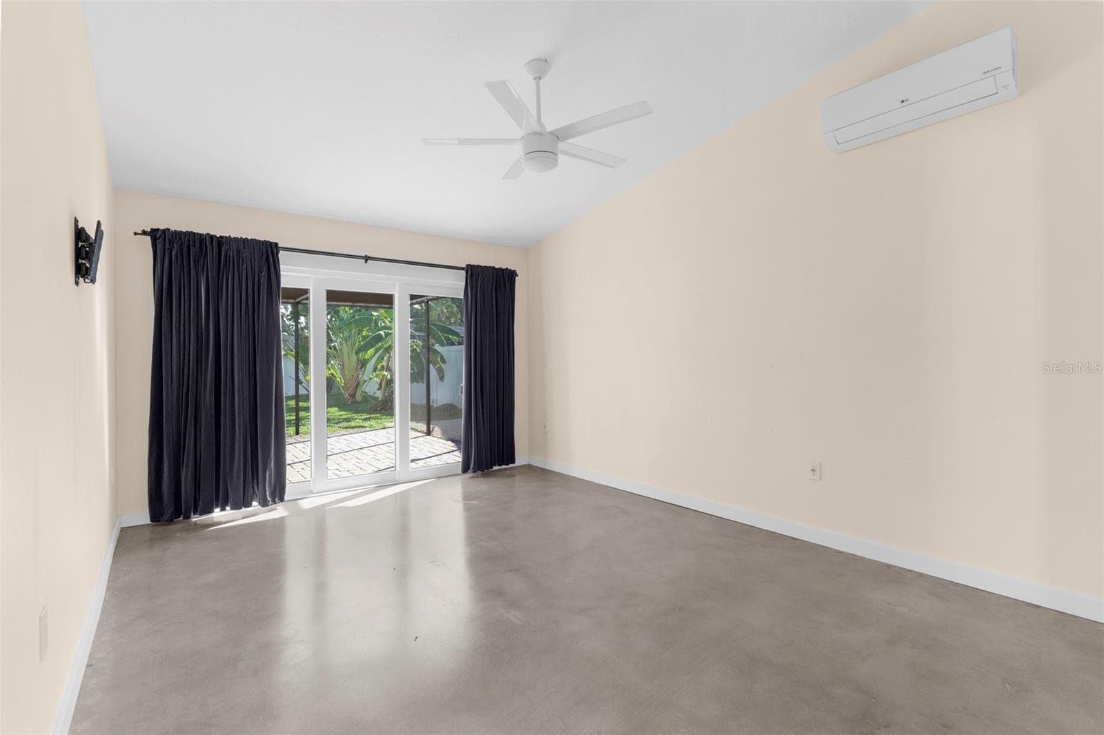4250 MARLOWE DR — photo 3