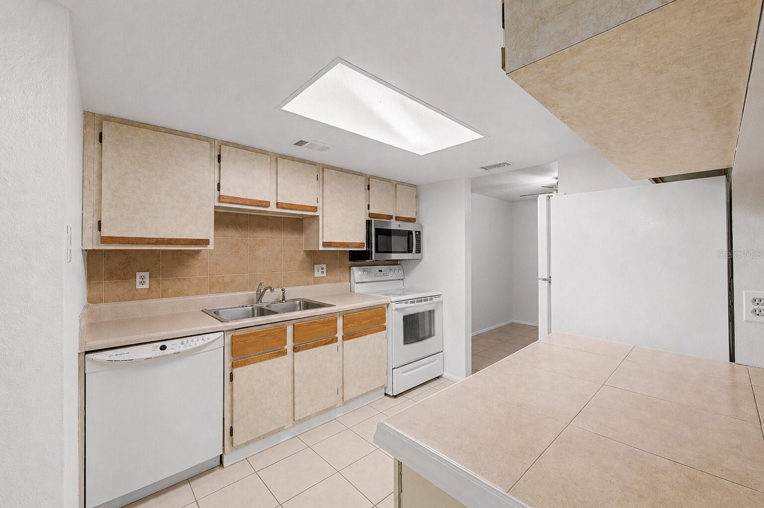 123 LOBLOLLY CT #A — photo 12
