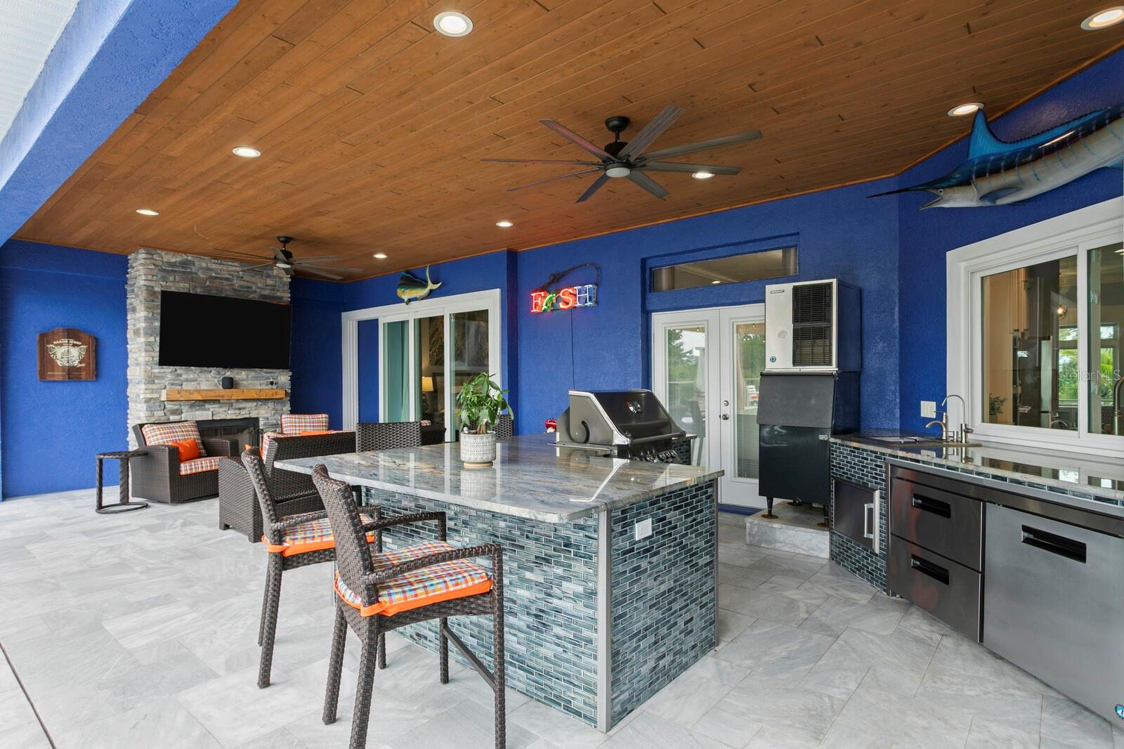 704 EAGLE LN — photo 22