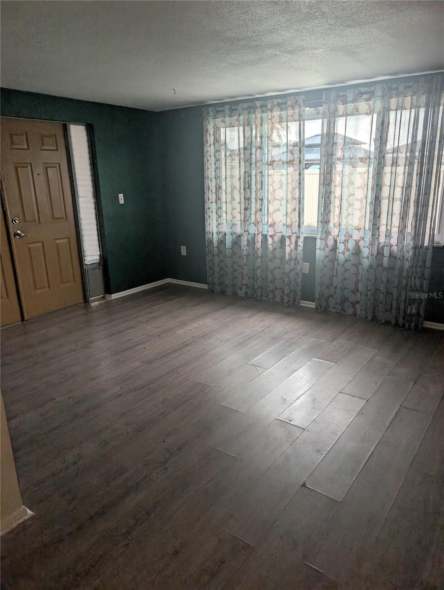 9436 GLEN MOOR LN — photo 2