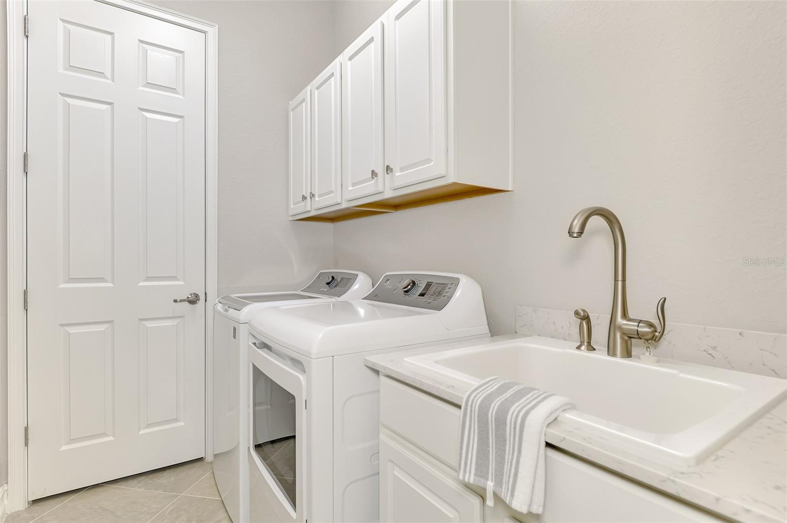 10908 BULLRUSH DR — photo 33