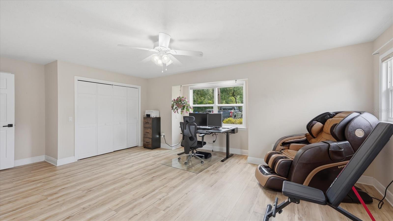 15127 PENNINGTON RD — photo 42