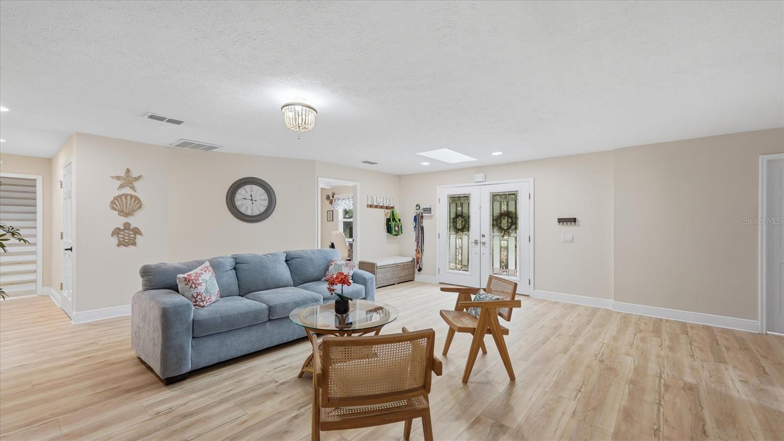 15127 PENNINGTON RD — photo 11
