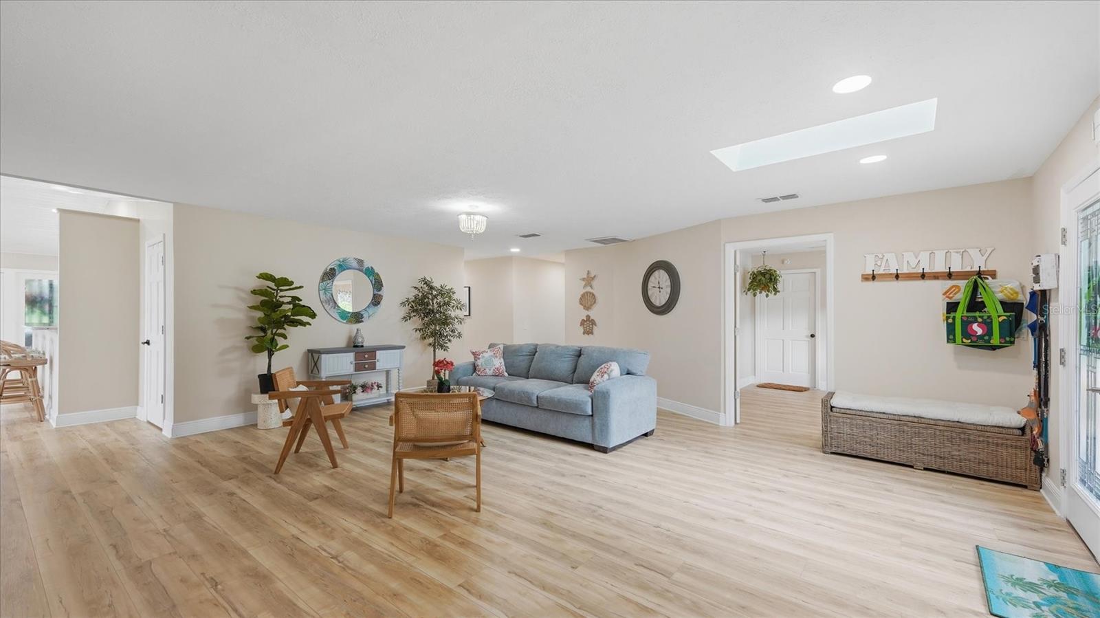 15127 PENNINGTON RD — photo 10