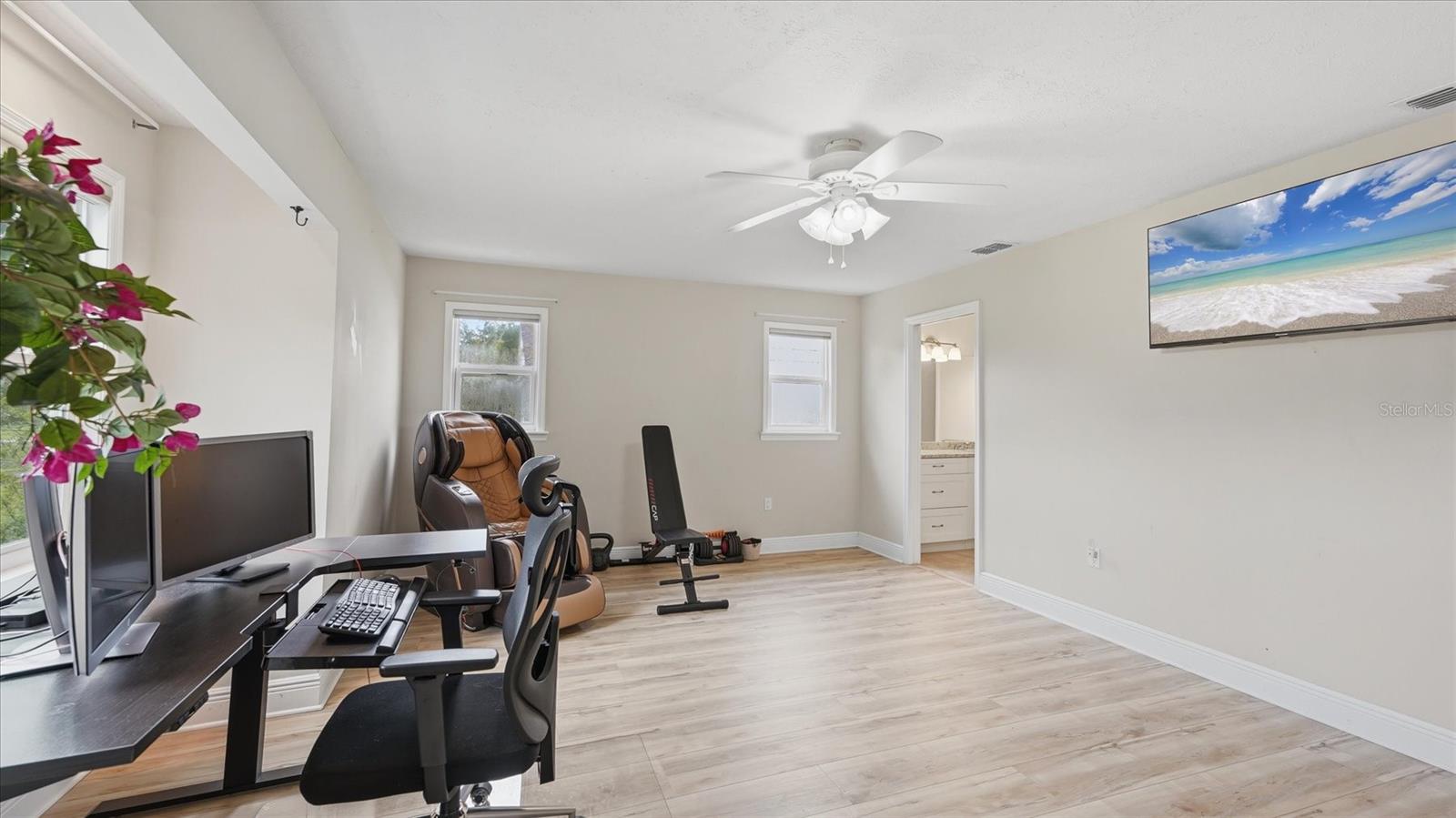 15127 PENNINGTON RD — photo 43