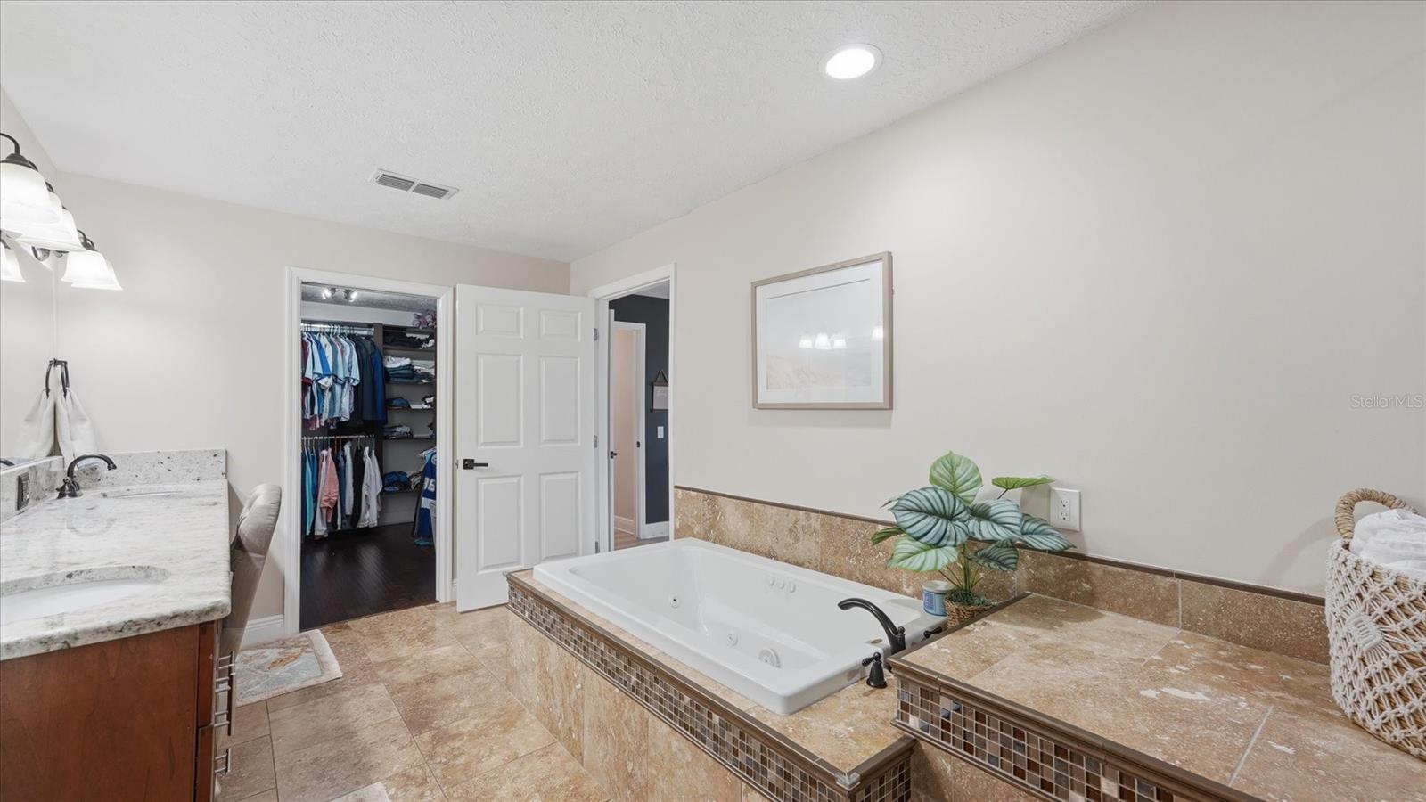 15127 PENNINGTON RD — photo 38