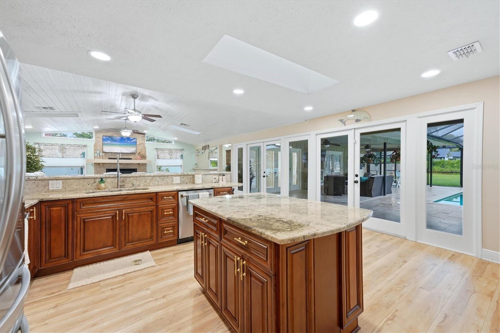 15127 PENNINGTON RD — photo 17