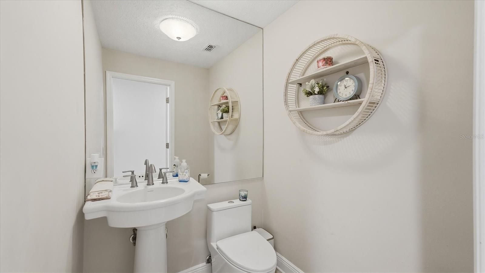 15127 PENNINGTON RD — photo 31