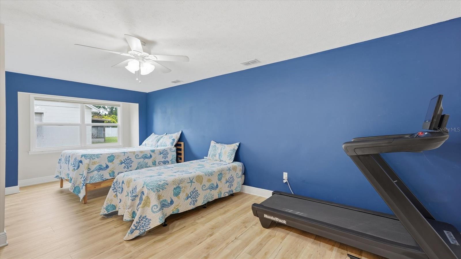 15127 PENNINGTON RD — photo 44