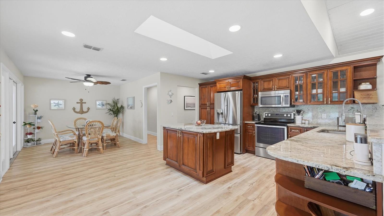 15127 PENNINGTON RD — photo 13