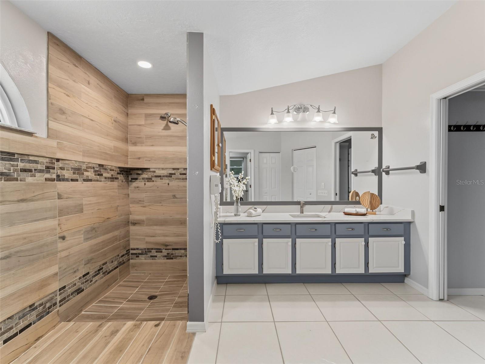 8342 DANBURY LN — photo 37