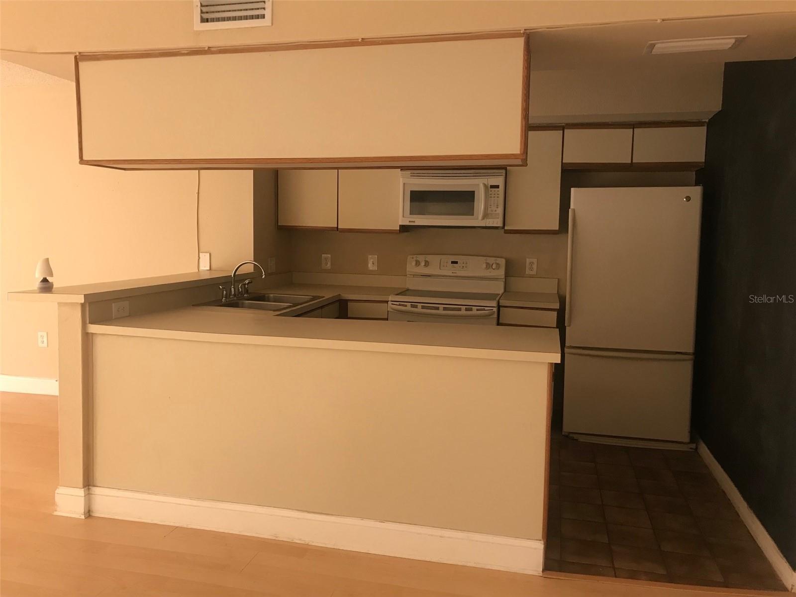 2599 DOLLY BAY DR #204 — photo 3