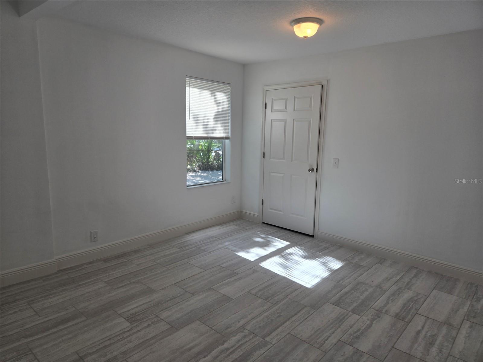 1235 32ND ST — photo 9