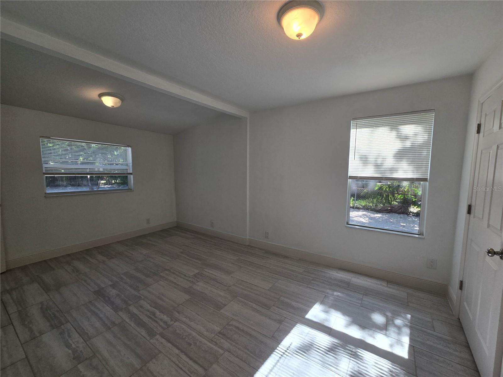 1235 32ND ST — photo 8
