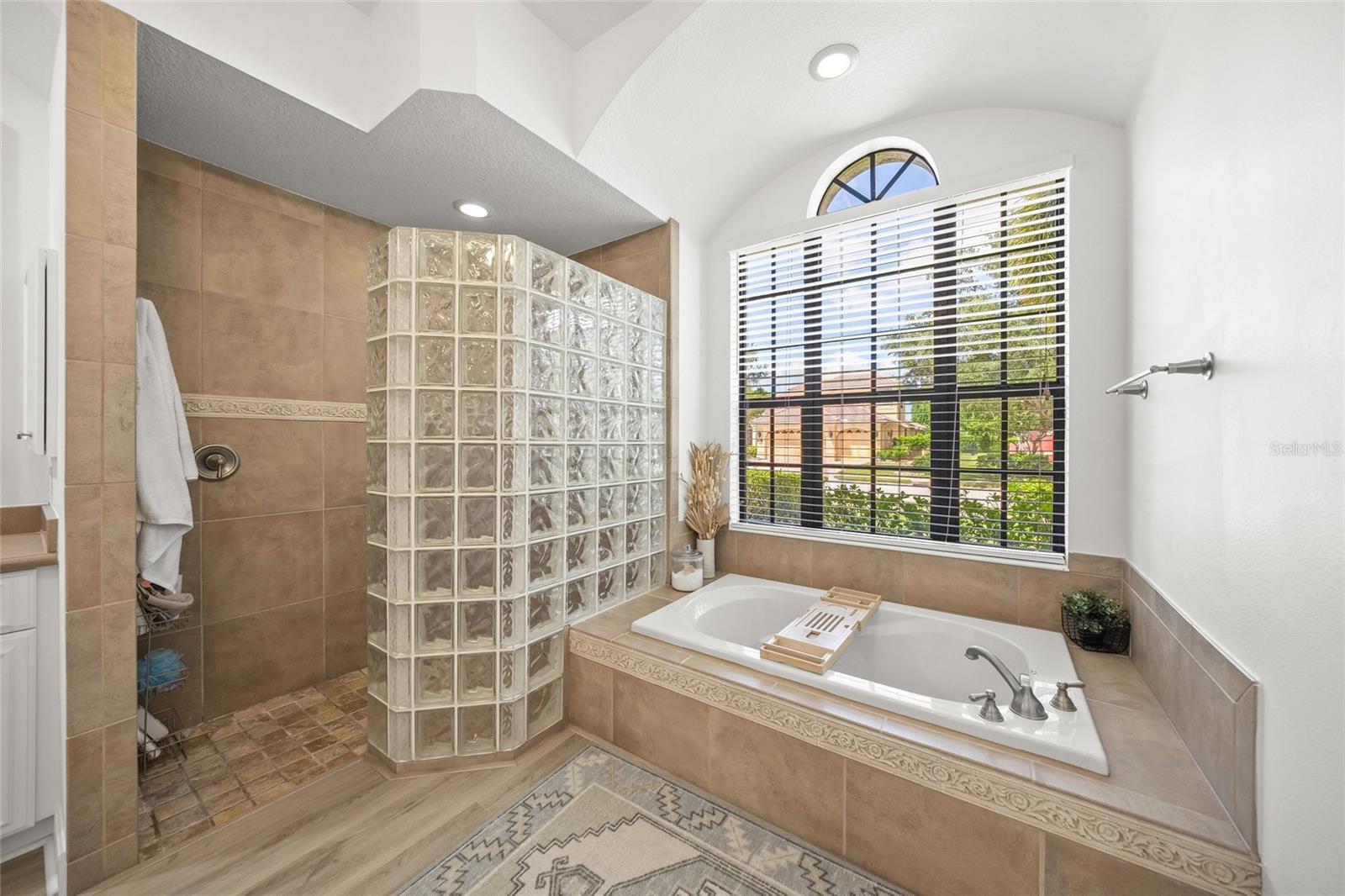 4665 TUSCANA DR — photo 28