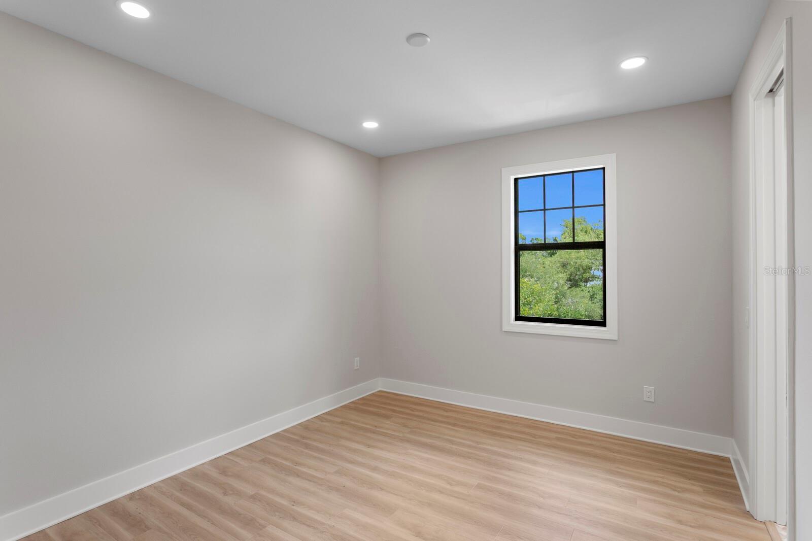 5210 BAYSHORE BLVD #4 — photo 27