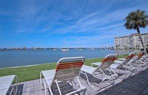 4725 COVE CIR #306 — photo 33