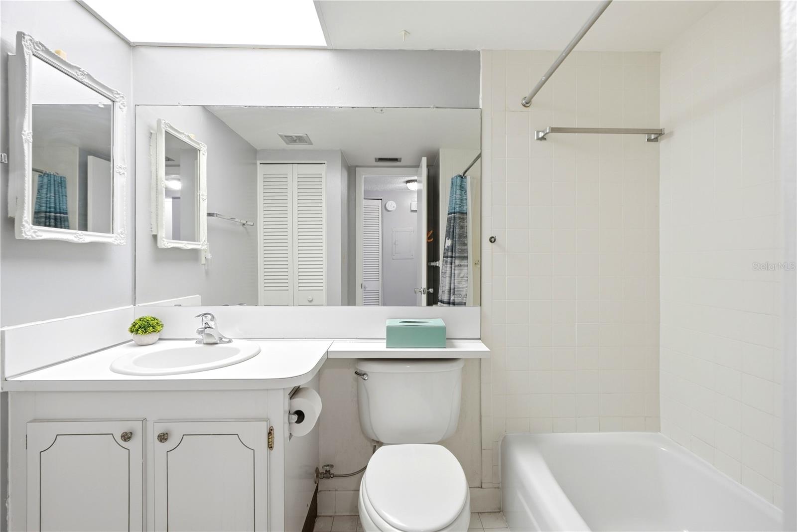4725 COVE CIR #306 — photo 14