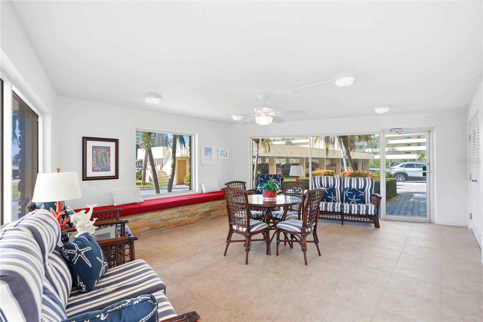 4725 COVE CIR #306 — photo 21
