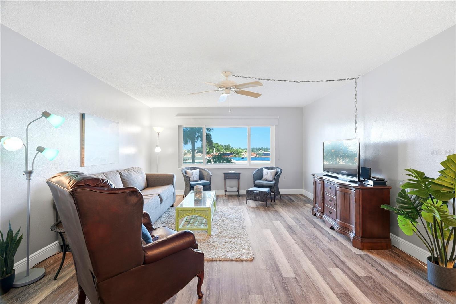 4725 COVE CIR #306 — photo 6