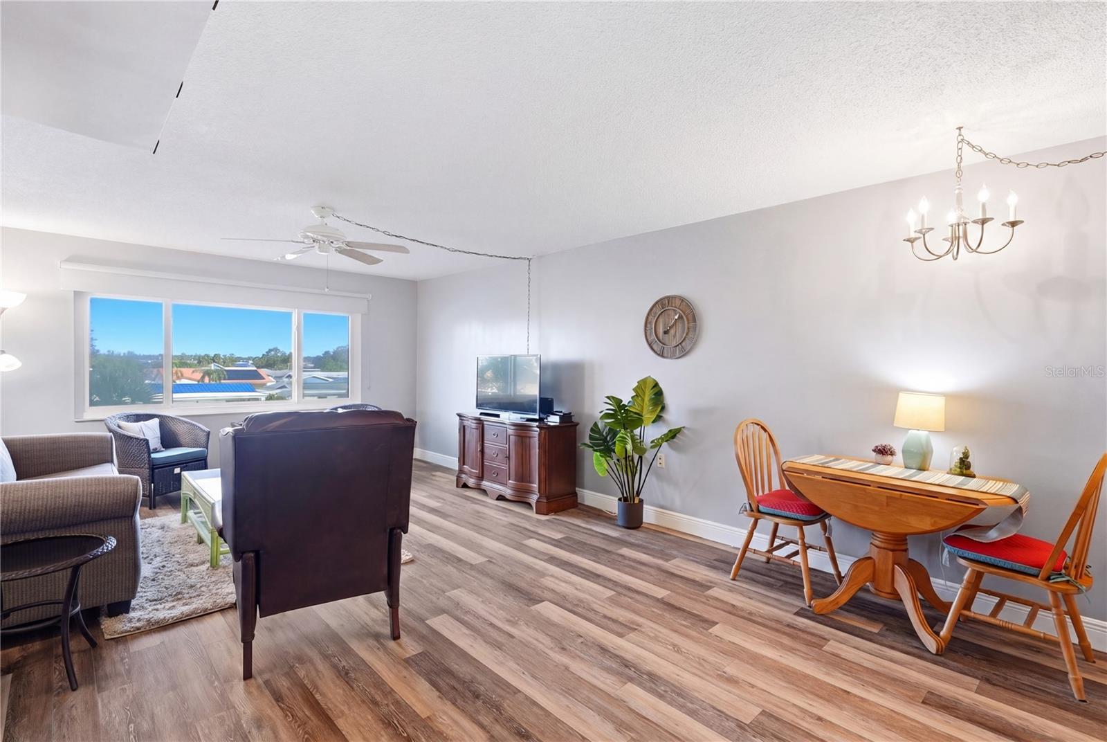 4725 COVE CIR #306 — photo 9