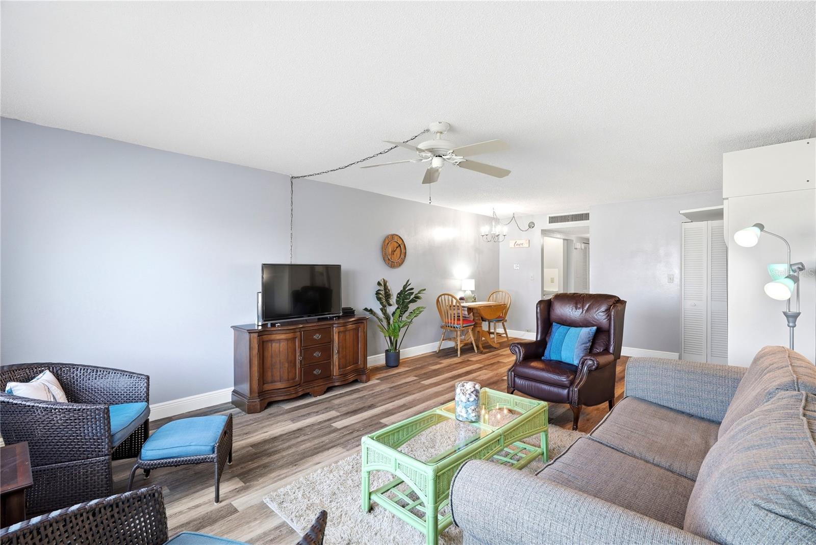 4725 COVE CIR #306 — photo 7