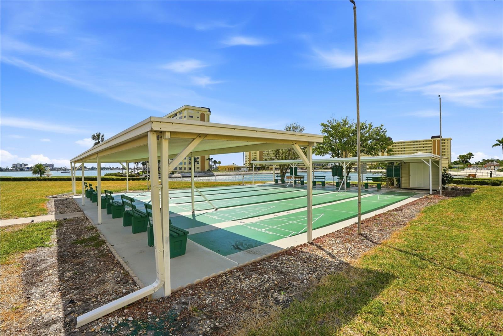 4725 COVE CIR #306 — photo 31