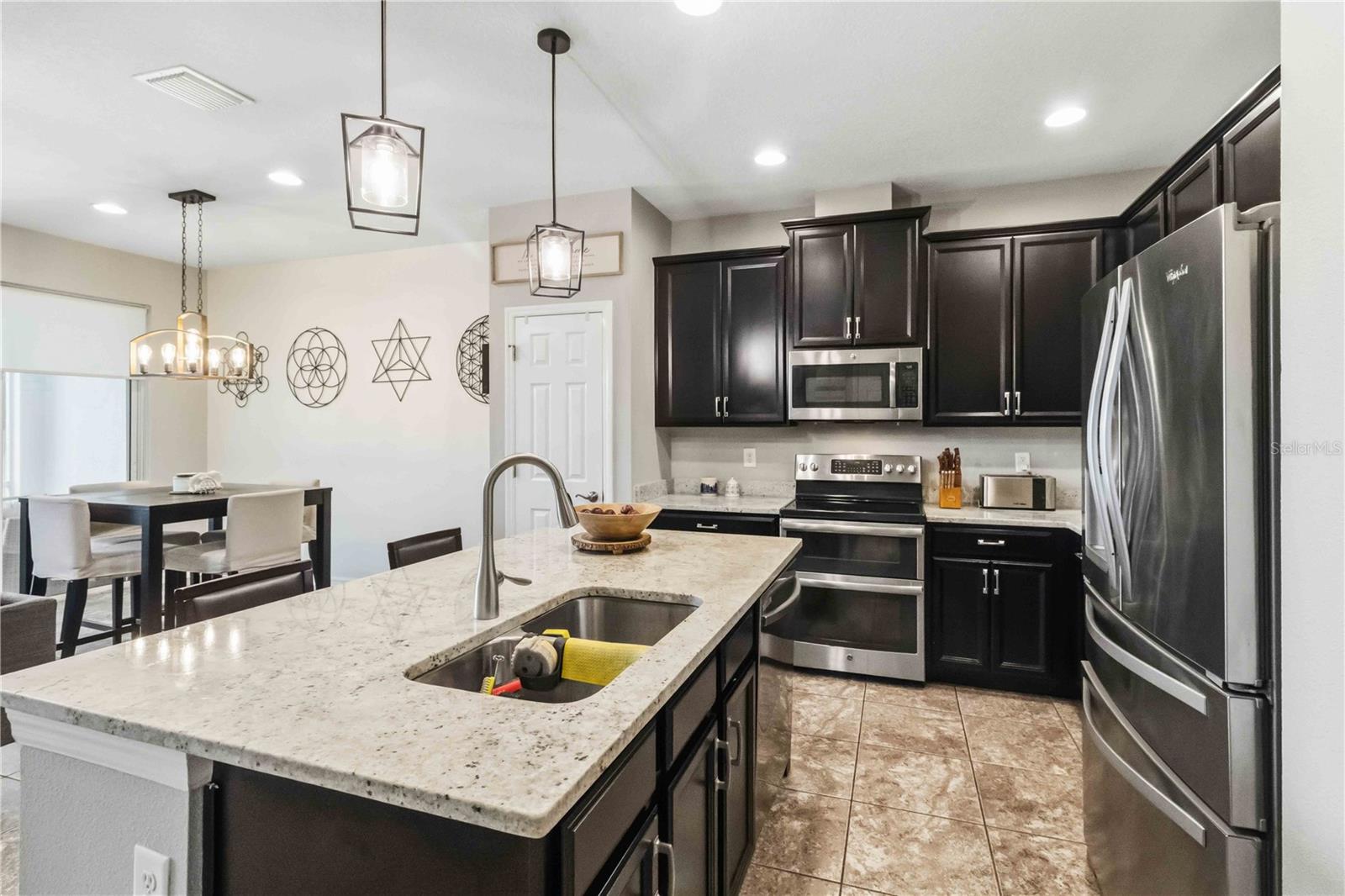 10716 AVERY PARK DR — photo 10