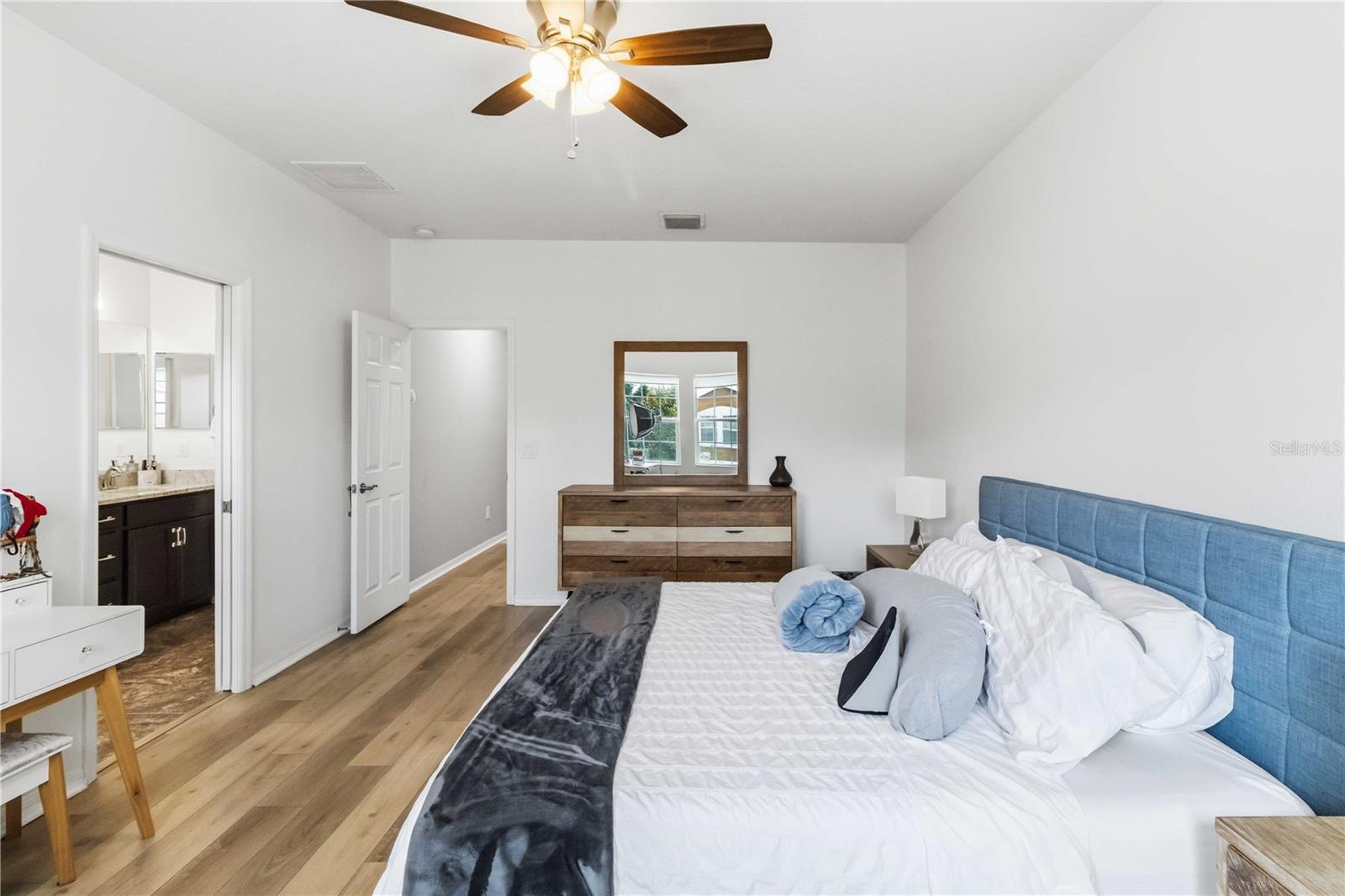 10716 AVERY PARK DR — photo 22