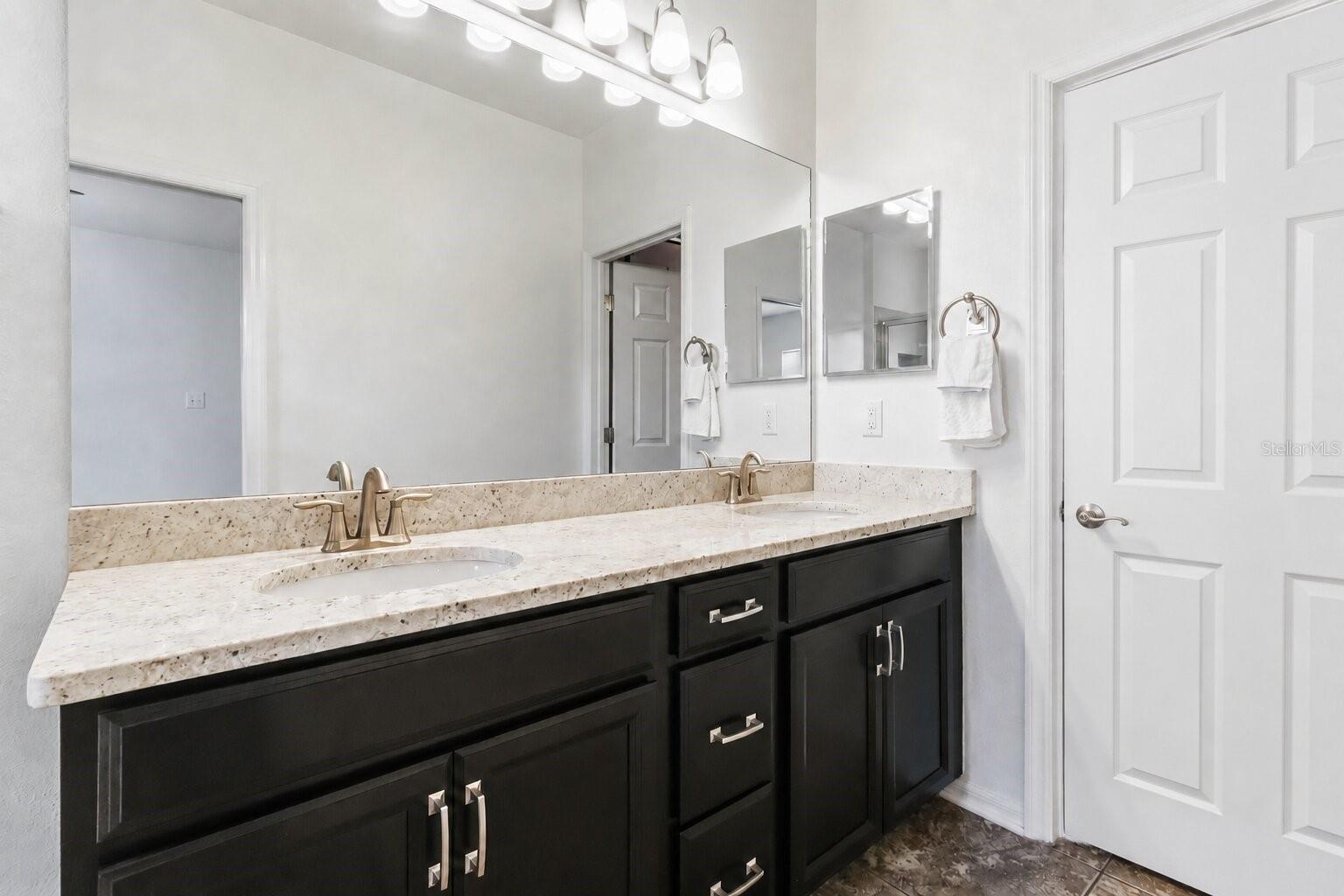 10716 AVERY PARK DR — photo 23