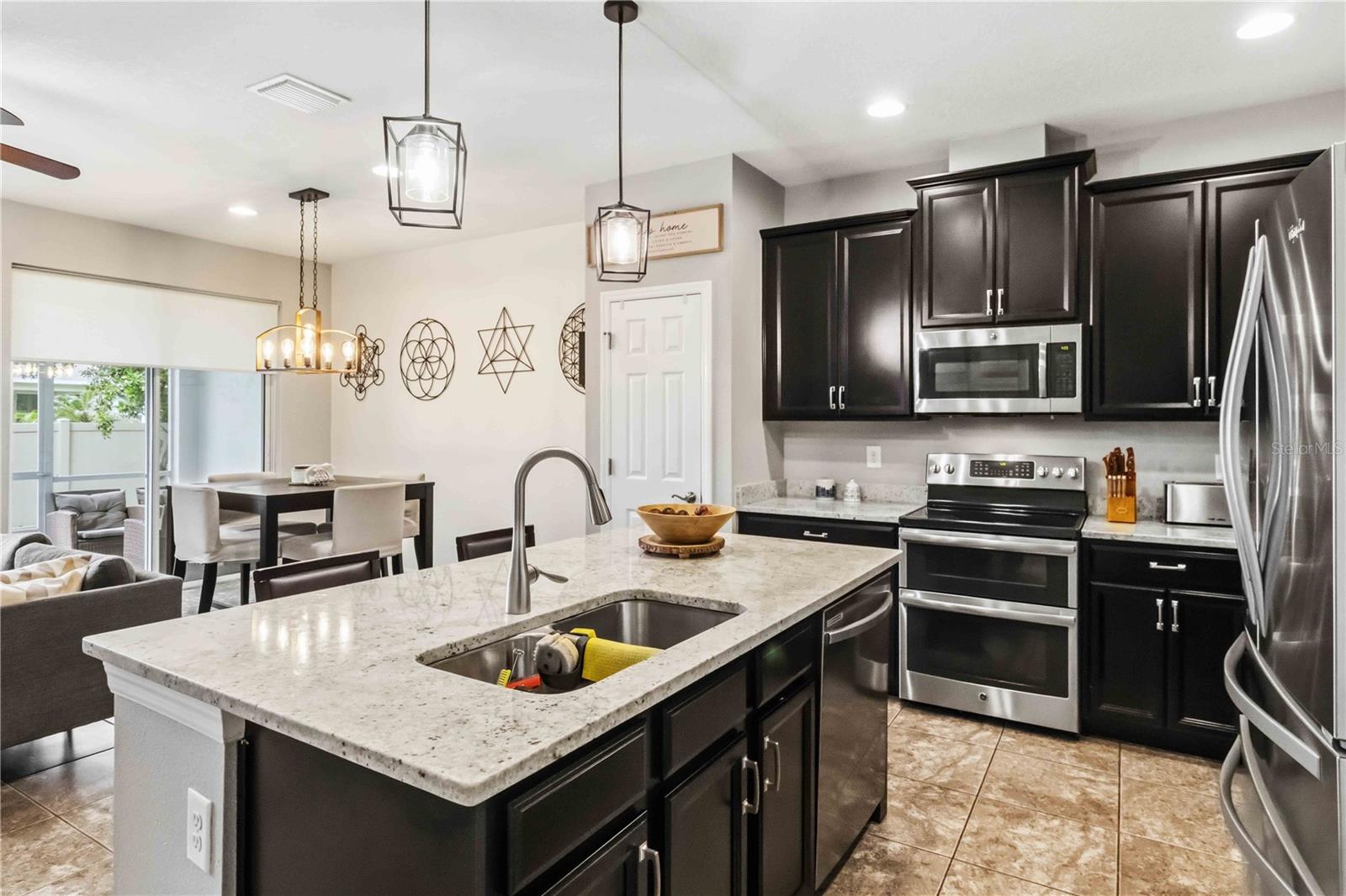 10716 AVERY PARK DR — photo 9