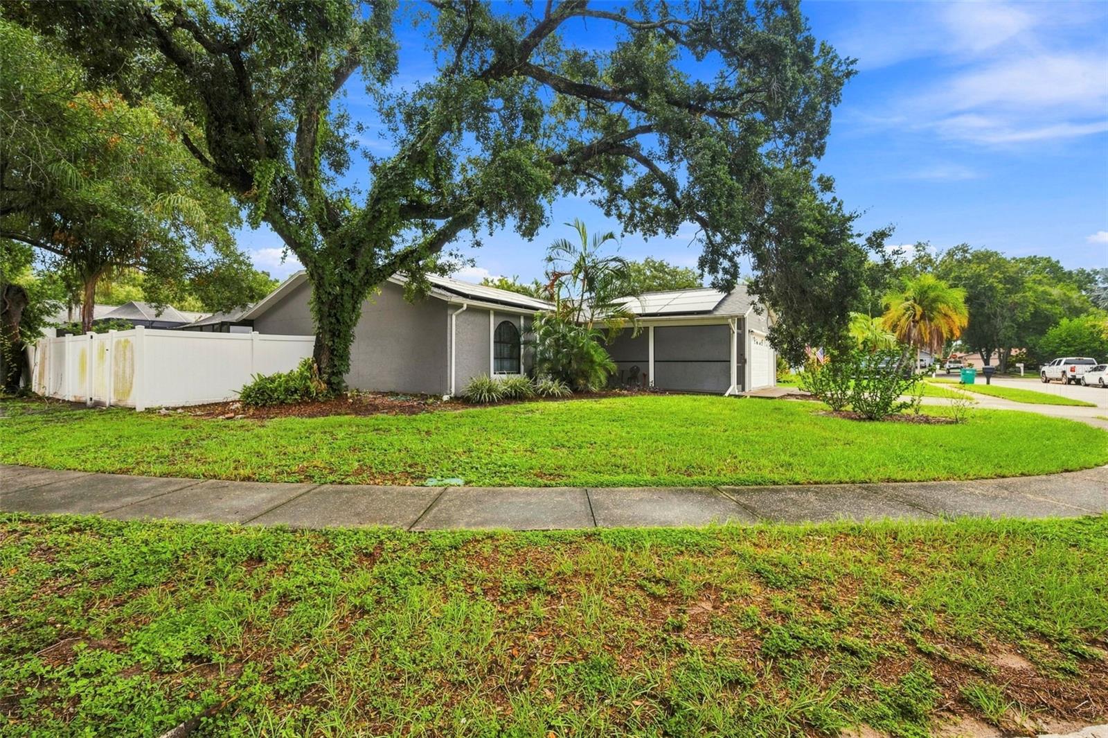 2475 GULFBREEZE CIR — photo 2