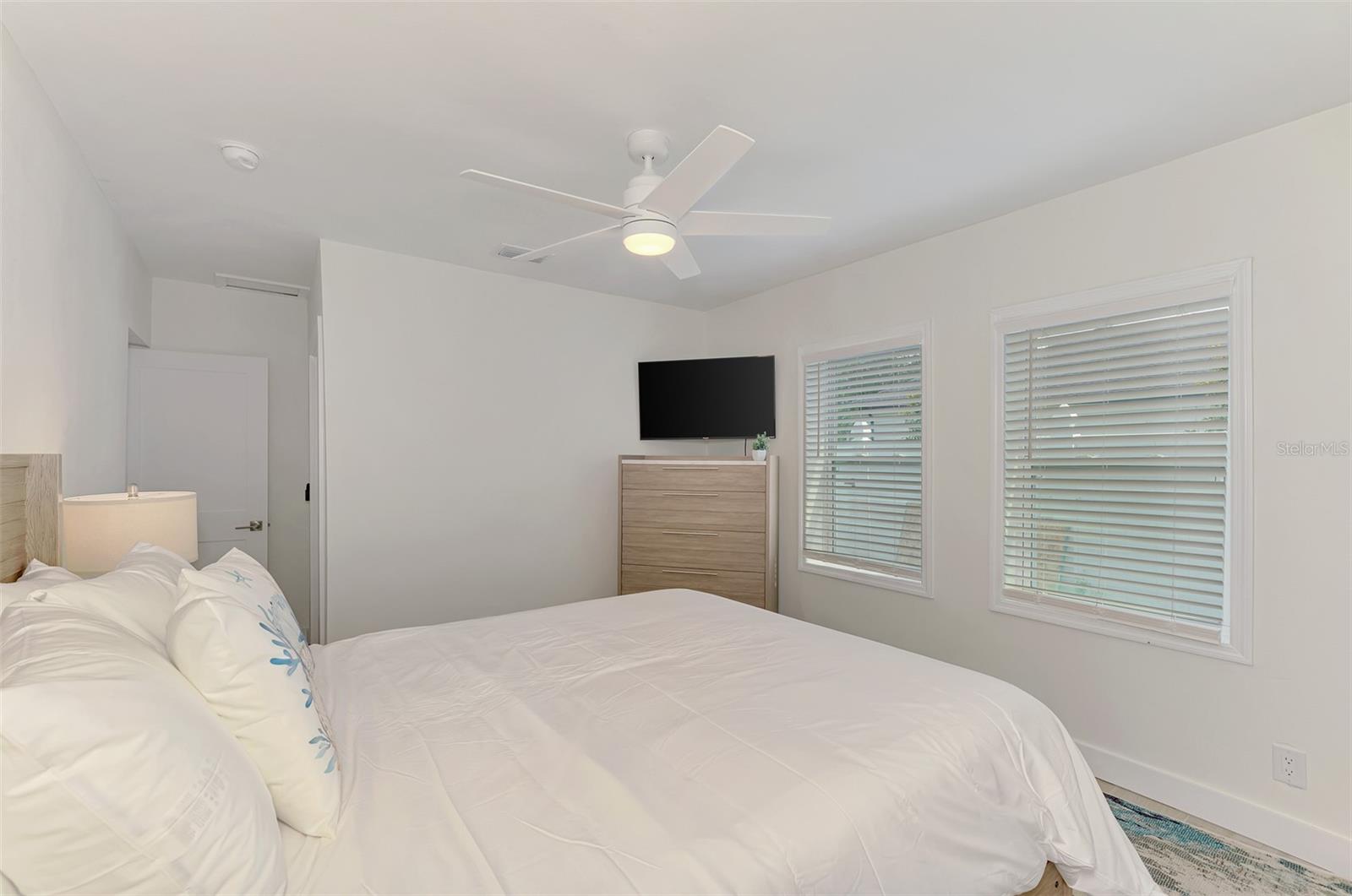 1731 REDWOOD ST — photo 28