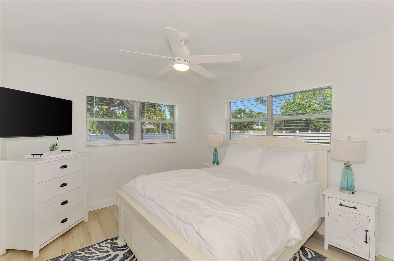 1731 REDWOOD ST — photo 32