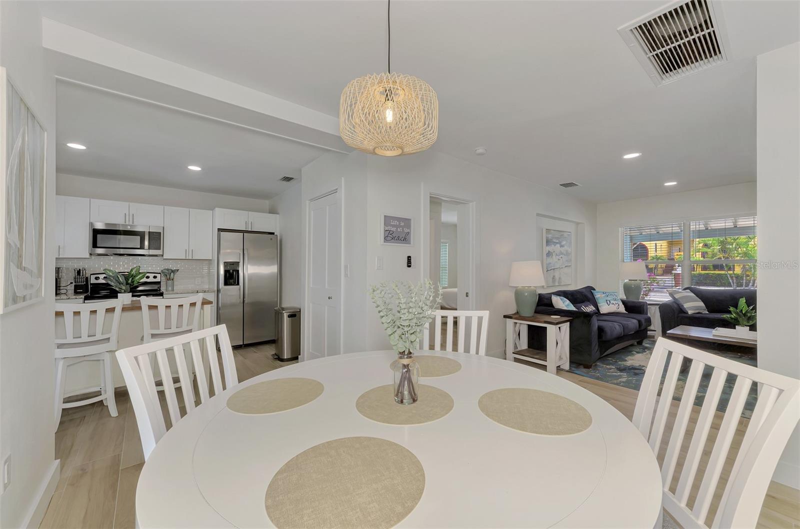1731 REDWOOD ST — photo 12