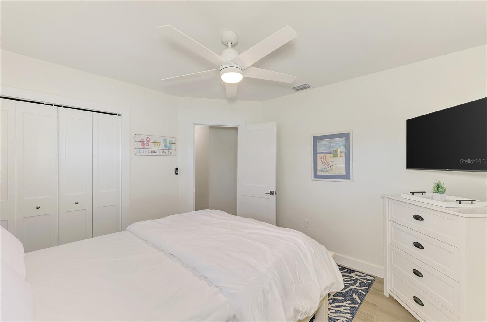 1731 REDWOOD ST — photo 33