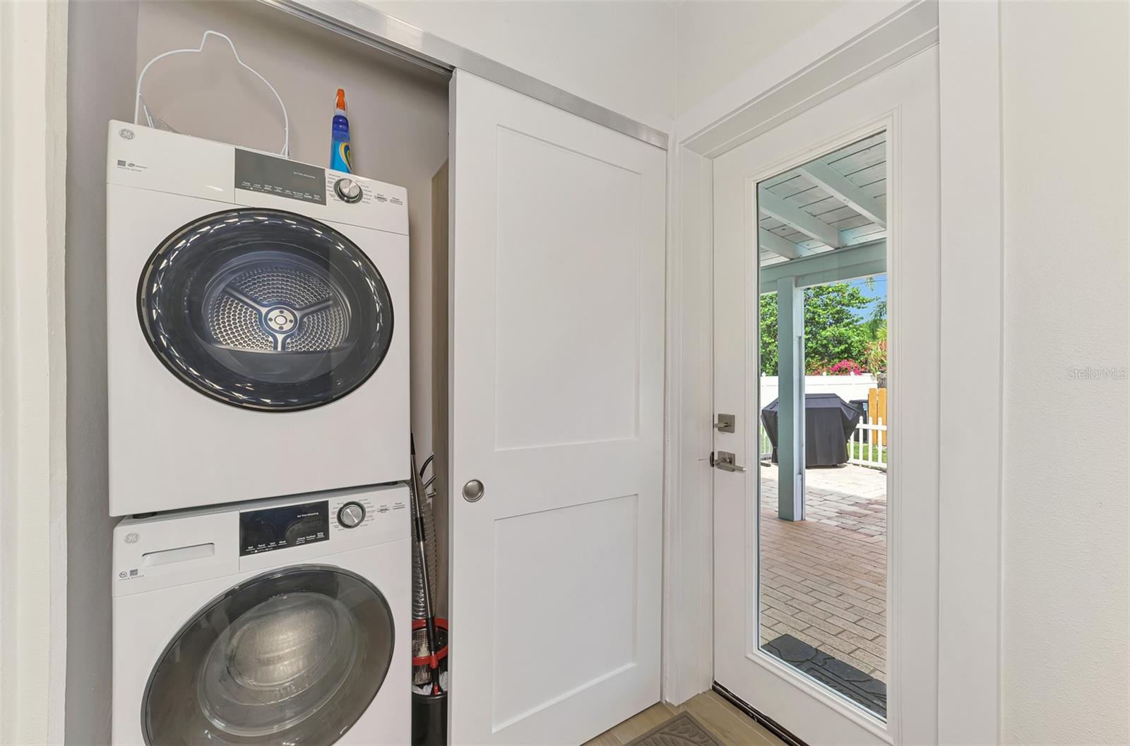 1731 REDWOOD ST — photo 22